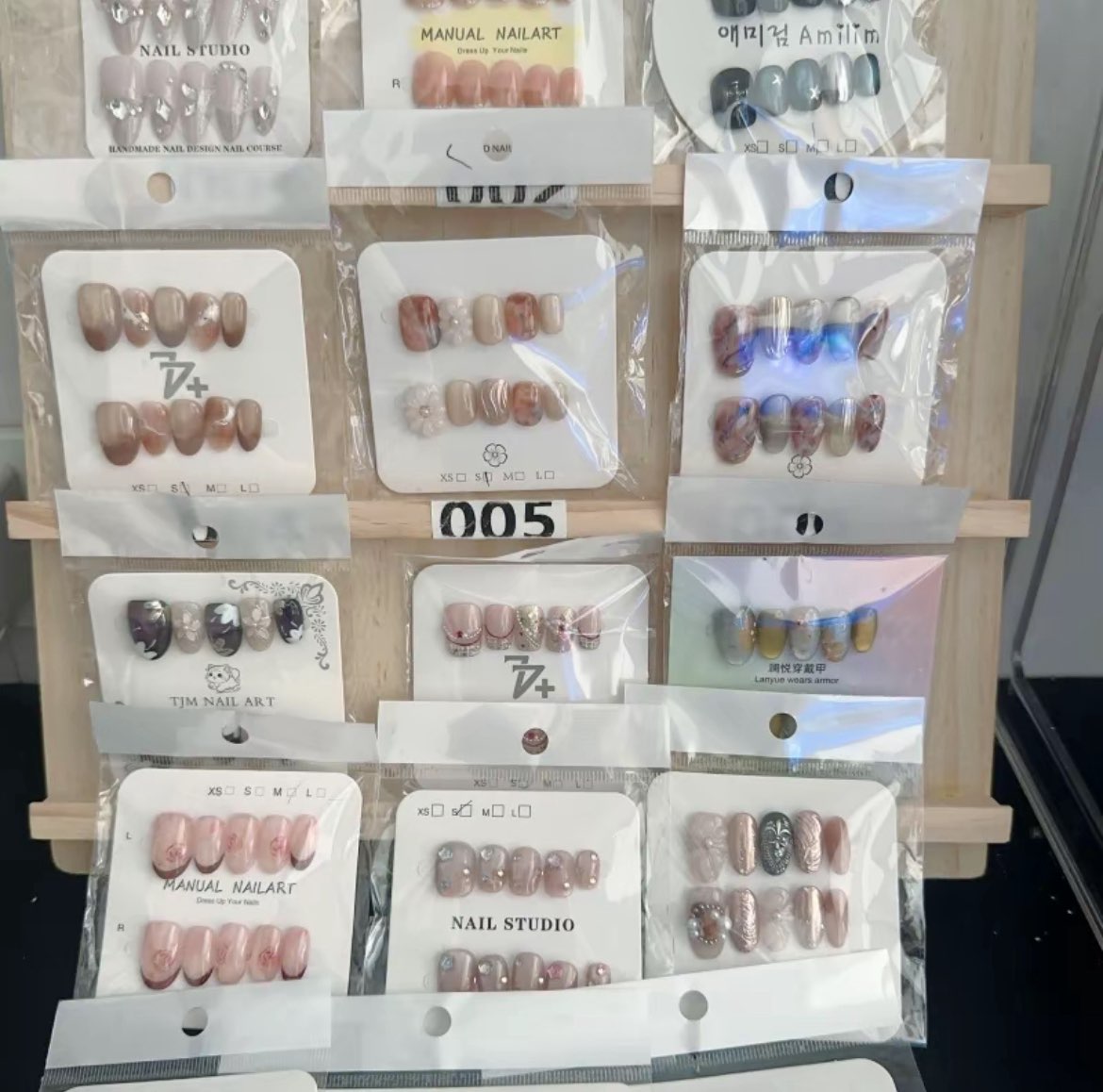 人気ハンドメイドネイル福袋 ランダム発送 手作りネイル ネイルチップセット 付属ツール無し