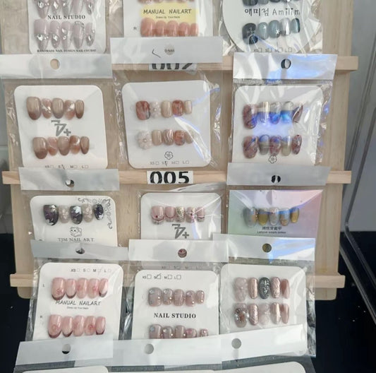 人気ハンドメイドネイル福袋 ランダム発送 手作りネイル ネイルチップセット 付属ツール無し